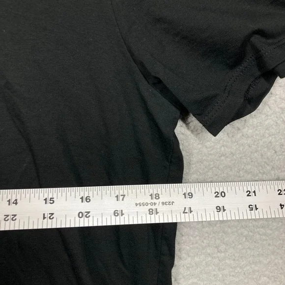 Lacoste V-Neck T-Shirt Womens Large Black 100% Pima Cotton Regular Fit Classic - Picture 5 of 9